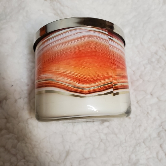 Bath & Body Works 3 Wick Candles NEW - Picture 14 of 15